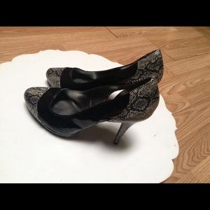 X. Appeal High Heels Snakekin Style Size 9.5